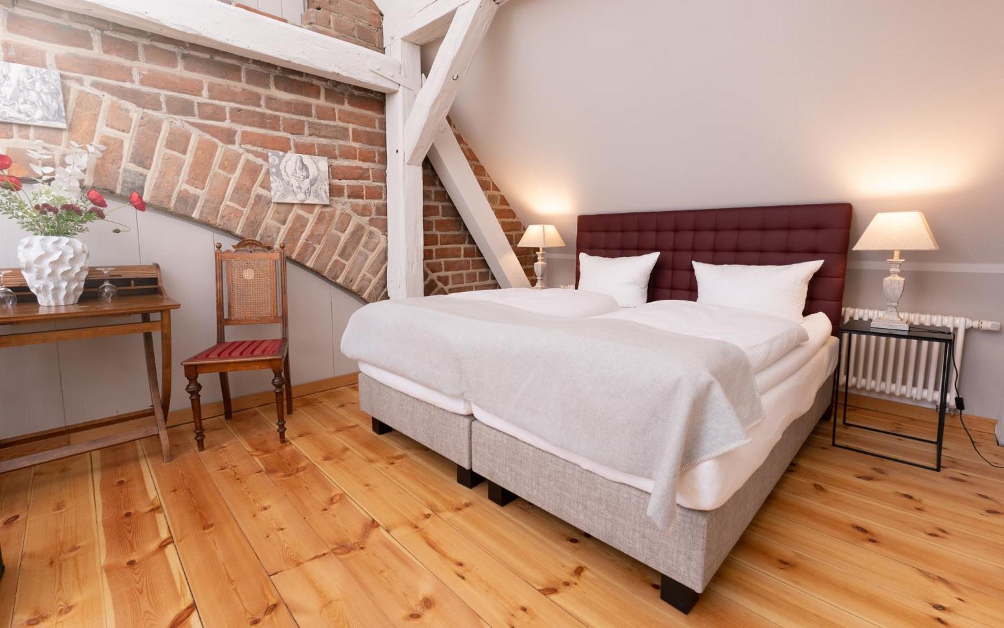 Up Hus Hotel ノイルピーン エクステリア 写真